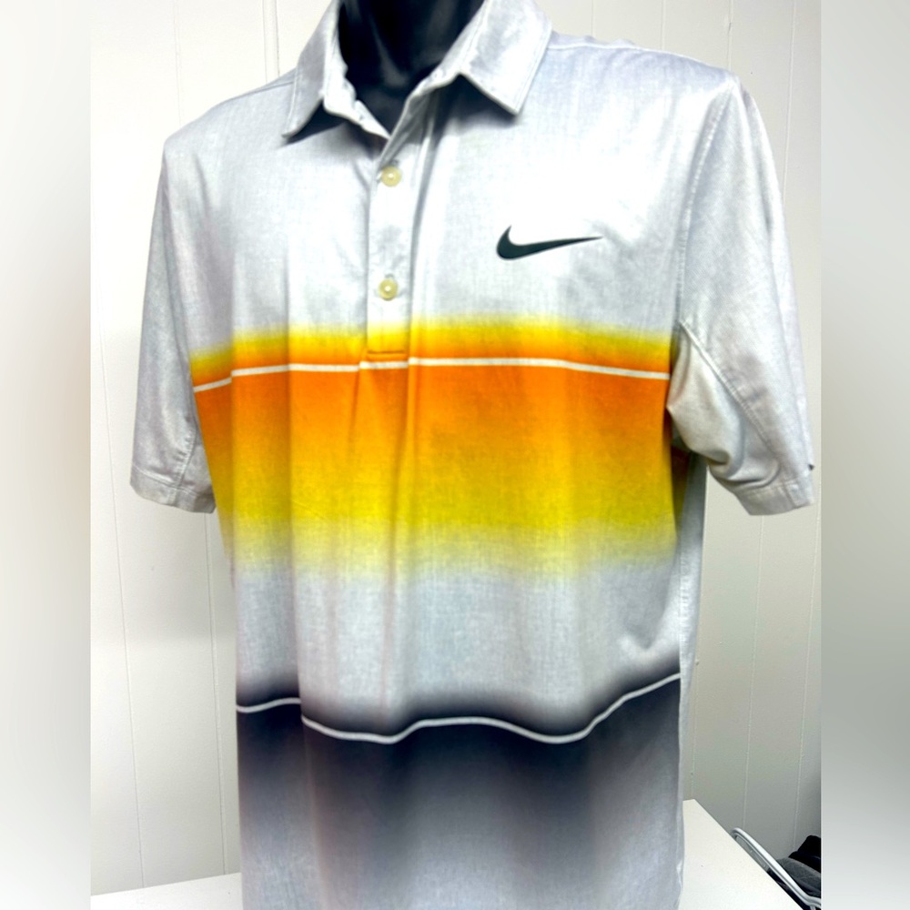 NIKE dri-fit Tiger Woods men’s size large golf polo